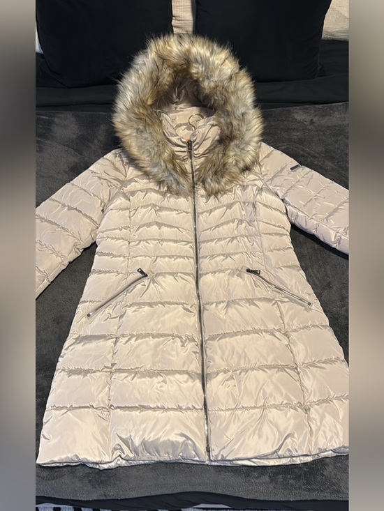 Laundry By Shelli Segal Jackets & Blazers - Laundry By Shelli Segal Cream Quilted Long Puffer with Faux Fur Hood